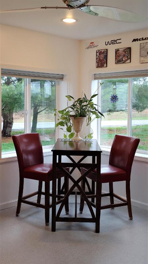 Apex Inn Bed And Breakfast Уоткинс Глен Екстериор снимка