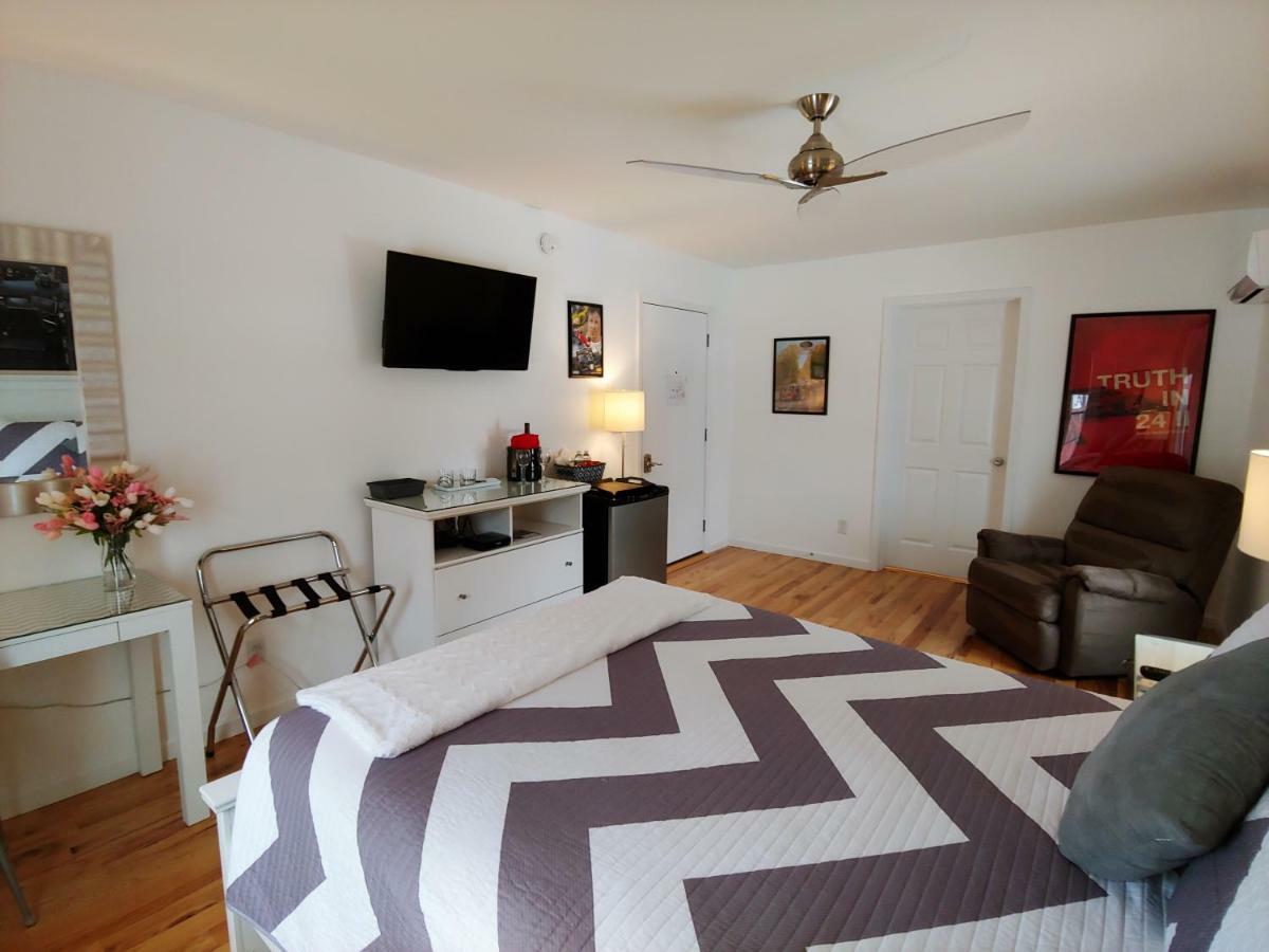 Apex Inn Bed And Breakfast Уоткинс Глен Екстериор снимка